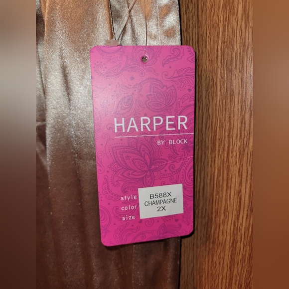 Harper by block women's NWT champagne colored satin pants 2xl - Picture 4 of 5